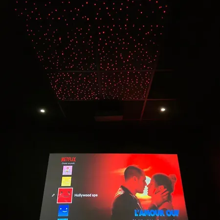 Hollywood - Jacuzzi-cinema - Luxe-confort *