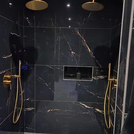 Appartement Hollywood - Jacuzzi-cinema - Luxe-confort *