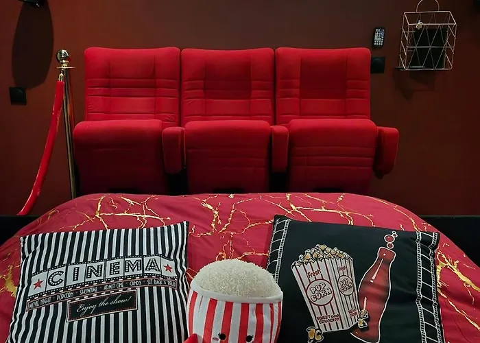 Hollywood - Jacuzzi-cinema - Luxe-confort *